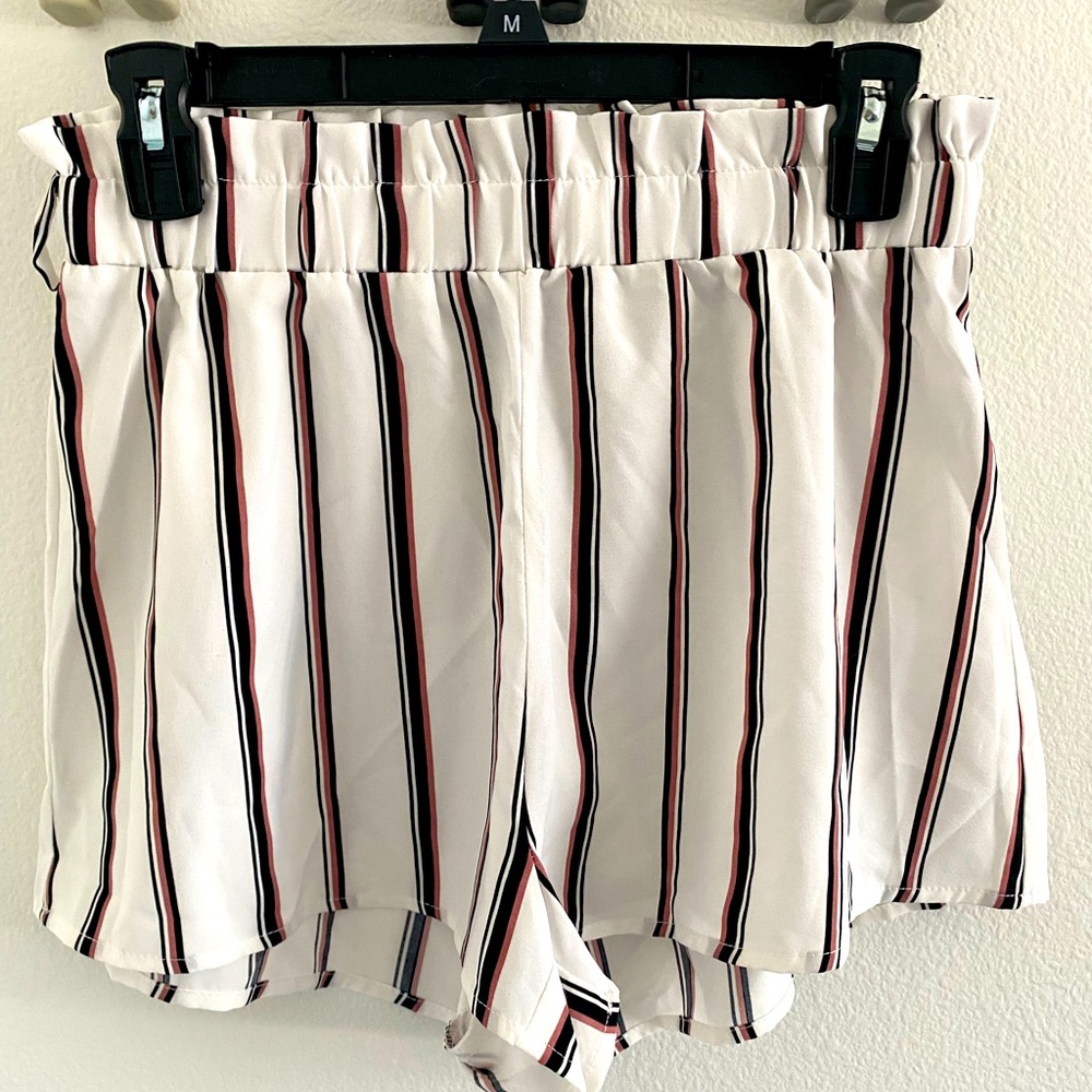 Striped flowy shorts